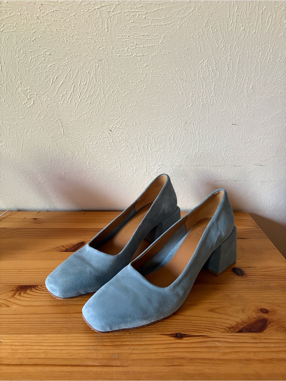 LOQ “Villa” Suede Block Heel Pumps – Dusty Blue – Size 40